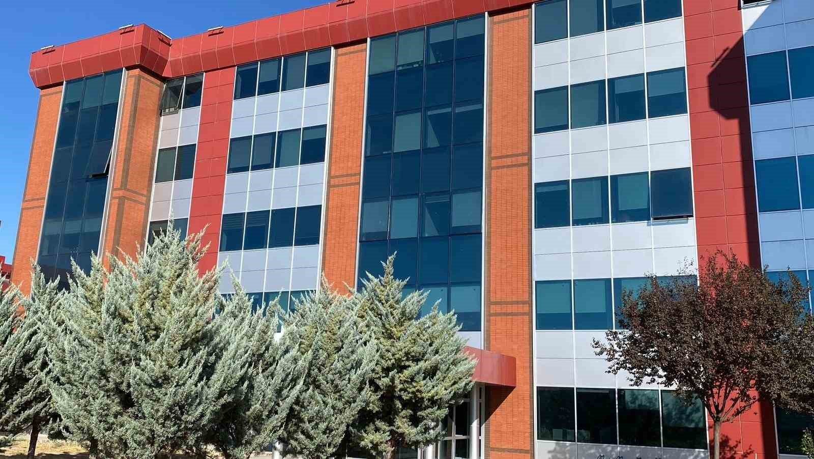 MAKÜ'de Skandal İddia: Akademisyen Meslekten İhraç Edildi!