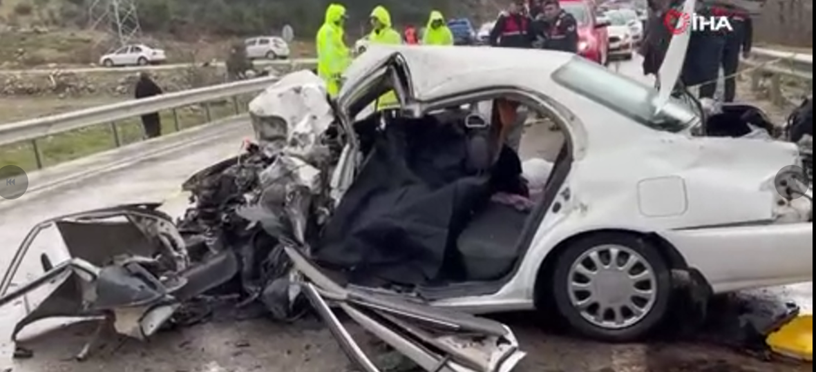 Isparta-Antalya Yolunda Acı Kaza: 2 Ölü