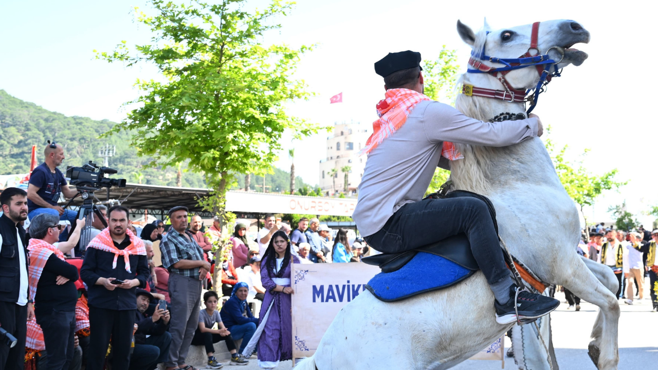 Festival Coşkusu Yörük Göçüyle Başladı