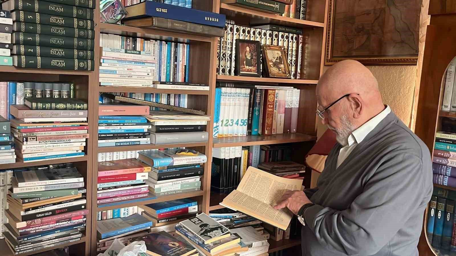 11 Bin Kitap Biriktirdi, 10 Binini Okudu!