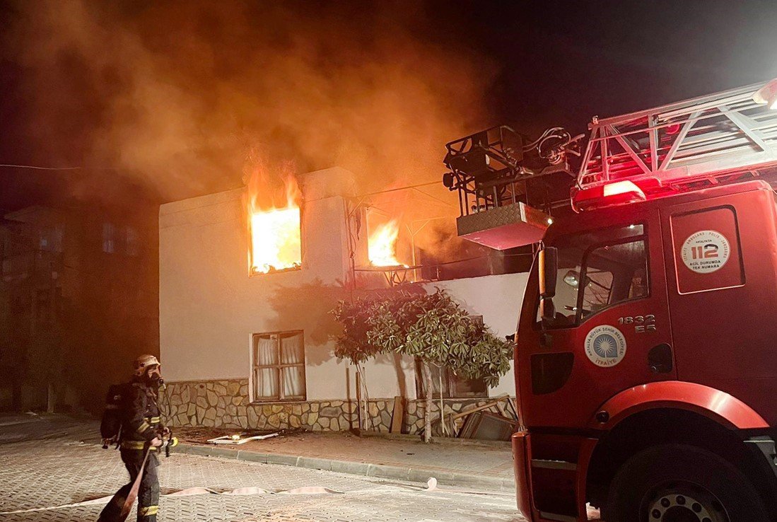 Ev Kül Oldu, Kur'an-ı Kerim Yanmadı