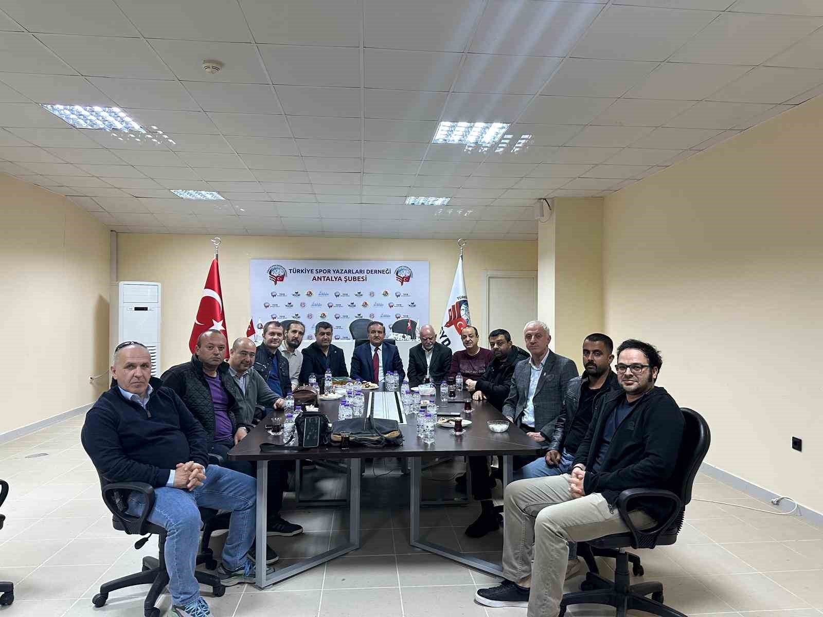 TSYD Antalya'da Kemal Çağlayan üyelerle buluştu