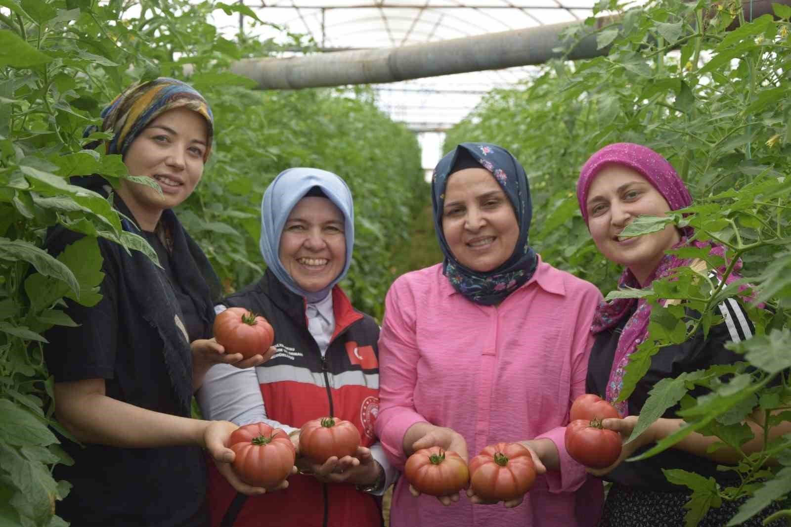 Antalya'nın Gururu Genç Kadın Çiftçi