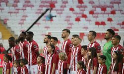 SİVASSPOR LİGDE 14.YENİLGİSİNİ FENERBAHÇE'DEN ALDI