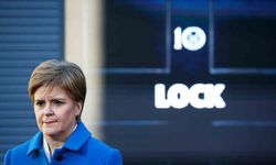 İSKOÇYA ESKİ BAŞKANI STURGEON SUÇUM YOKKEN GÖZALTINA ALINDIM