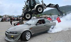 KEMER OTOMOBİL FESTİVALİNDE RENKLİ GÖRÜNTÜLER