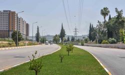 KURTULUŞ CADDESİNİ PEYZAJ ÇALIŞMALARI YEŞİLE BOYADI