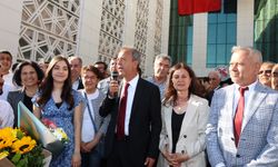 Başkan Dal mazbatasını aldı, koltuğuna oturdu!