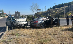 Kavşakta Korkutan Kaza: 5 Yaralı