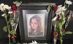 Kazada hayatını kaybeden Şükran’ın sınıfındaki sırasına arkadaşları çiçekler bıraktı
