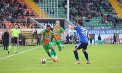 Trendyol Süper Lig: Alanyaspor: 1 - Kasımpaşa: 0 (İlk yarı)