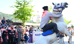 Festival Coşkusu Yörük Göçüyle Başladı