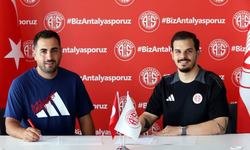 Futbol Okulu Artık Konyaaltı'nda!