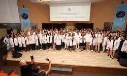 Akdeniz Üniversitesinde 330 Hekim Adayının Önlük Heyecanı