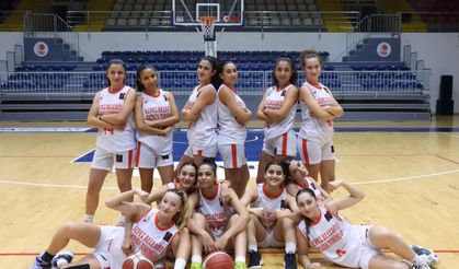 Kepez’in Basketbolcu Kızlarından Cumhuriyet Coşkusu