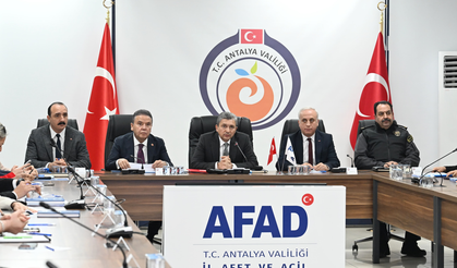Konyaaltı Sahilindeki Kaçak Yapılar Kaldırılıyor