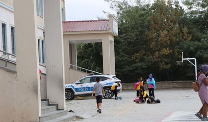 2 Öğretmen Bıçaklı Saldırıda Yaralandı