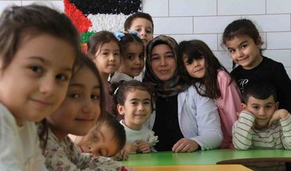 Hem hayvancılık yaptı hem de çocukların ilk öğretmeni oldu