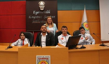 Tarsus’ta serebral palsili milli yüzücü Batuhan Eruçar gençlere ilham oldu
