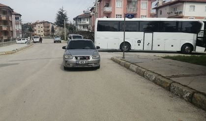 Isparta'da otomobil ile tur otobüsü çarpıştı: 1 yaralı