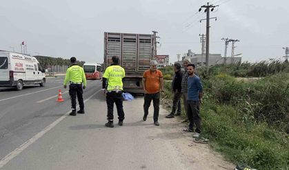 Park Halindeki Kamyona Çarpan Motosikletli Hayatını Kaybetti