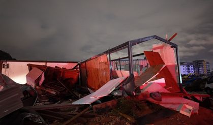 Antalya'da Hortum Dehşeti 4 İşçi Yaşamını Yitirdi