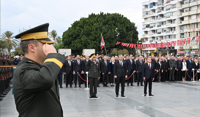 Atatürk Antalya'da Saygıyla Anıldı