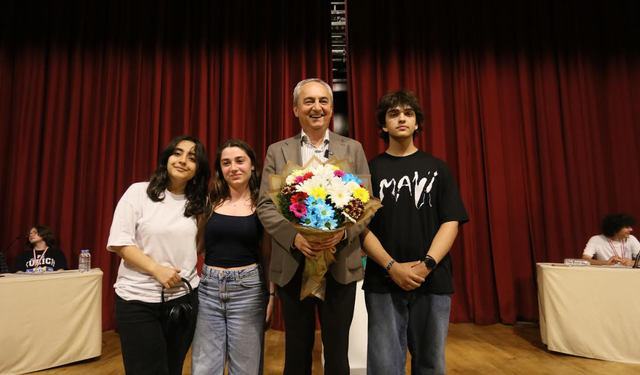 Kepez’de Gençler Fikirleriyle Yarıştı