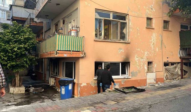 Alanya’da apartmanın giriş katında çıkan yangın korkuttu