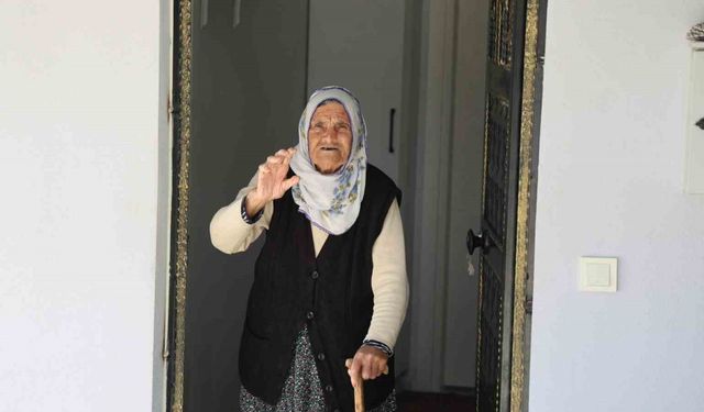 90 yaşındaki Fatma Nine Yeni Evine Kavuştu