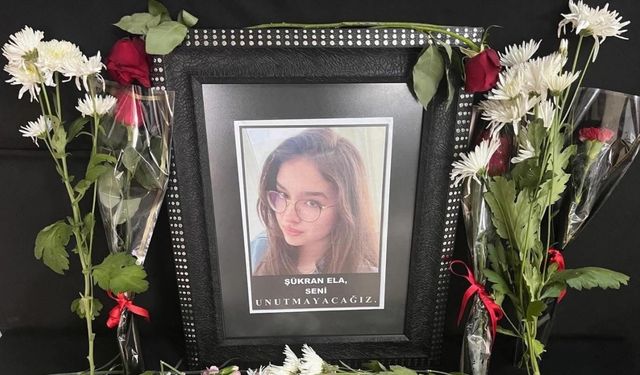 Kazada hayatını kaybeden Şükran’ın sınıfındaki sırasına arkadaşları çiçekler bıraktı