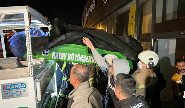 Yangından Kaçan 2 Kişi Yanarak Can Verdi