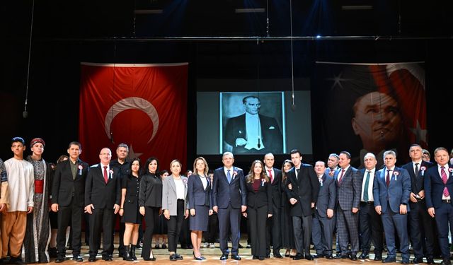 24 Kasım Öğretmenler Günü'nde Anlamlı Kutlama