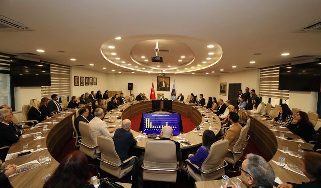 Başarılı Akademisyenlere Ödül