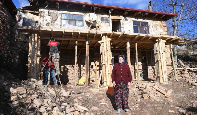 Yaşlı Kadının 70 Yıllık Evi Güvenli Bir Yuvaya Dönüştü