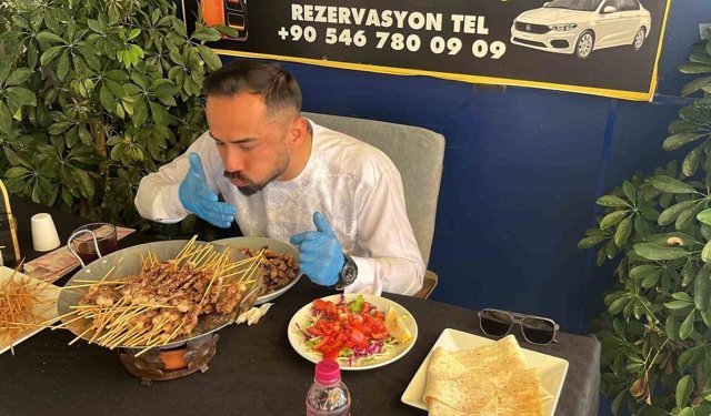 63 kilogram olarak başladığı ve 80 dakika süren yarışma sonunda 70 kilograma çıktı