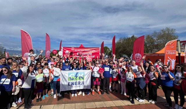 CK gönüllülerinden TEV bursiyerlerine destek