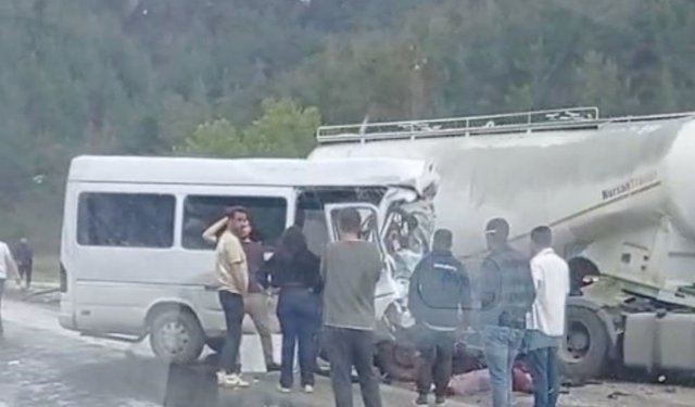 Isparta-Antalya karayolunda feci kaza: 7 ölü