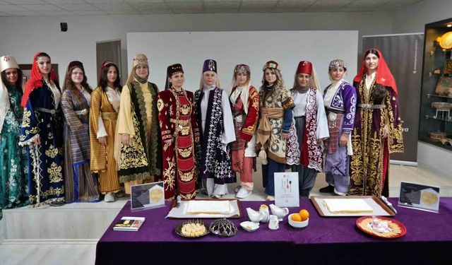 Finike portakallı lokum Antalya'da vatandaşlarla buluştu