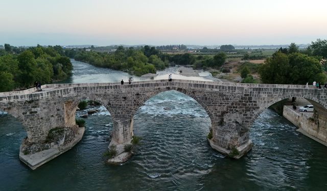 Aspendos'ta Gün Batımında Evlilik Teklifi!