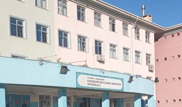 Okula Bıçaklı Saldırı Bir Öğrenci Hayatını Kaybetti