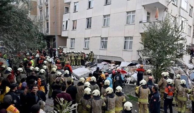İstanbul Maltepe'de Bina Çöktü