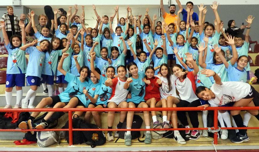 Kepez Belediyesi Spor Kulübü Kadın Hentbol Takımı Play Off'ta