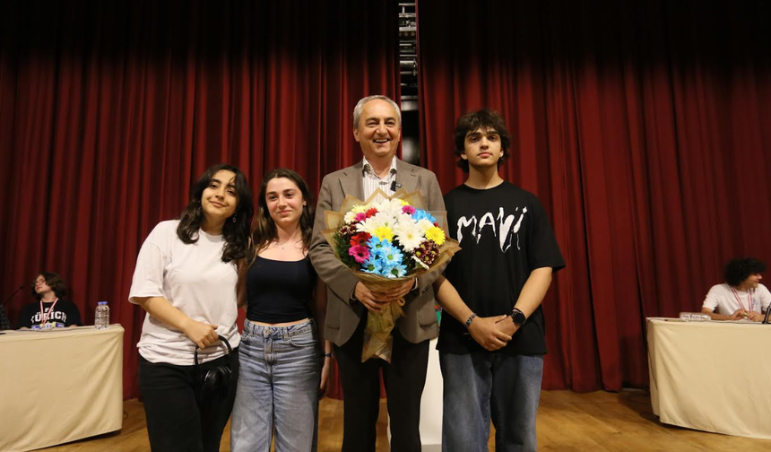 Kepez’de Gençler Fikirleriyle Yarıştı
