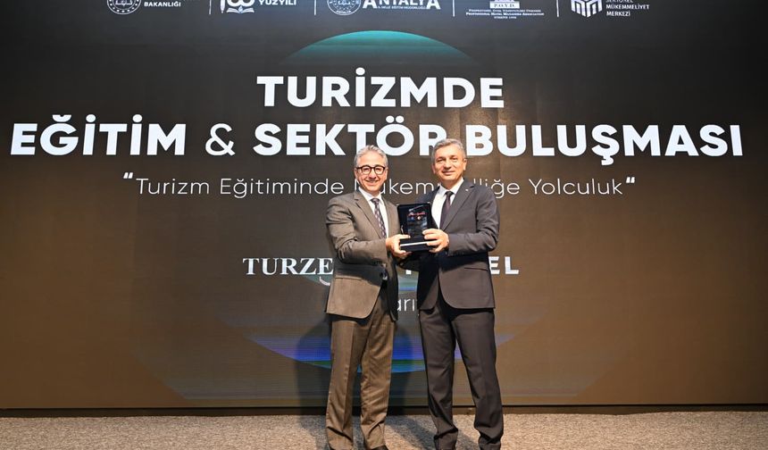 TURİZMDE EĞİTİM VE SEKTÖR TEMSİLCİLERİ BİR ARAYA GELDİ