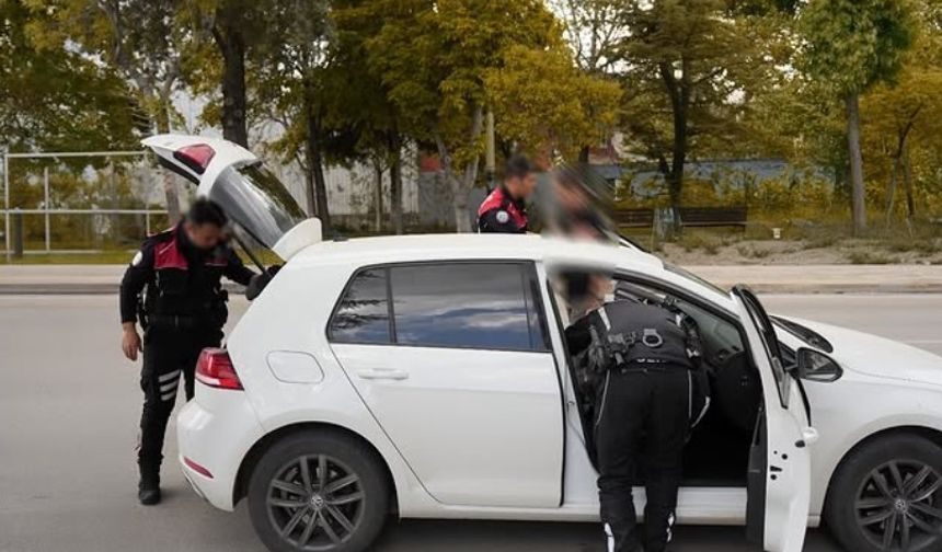 Aracında 70 Adet Sentetik Kannabinoid ile Yakalandı