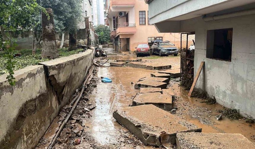 15 dakikalık yağmur Alanya’yı felç etti zararın boyutu ertesi gün ortaya çıktı
