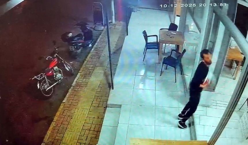 Kendi Sildi Kendi Çarptı