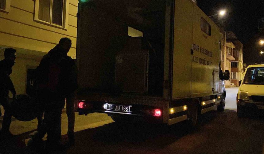 Merdivenlerden düştüğü iddia edilen adam hayatını kaybetti