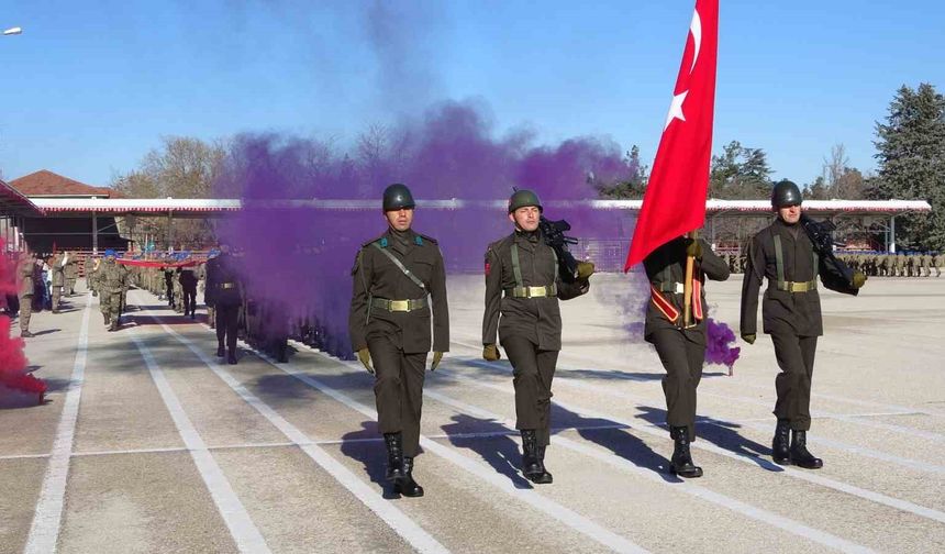 Isparta'da komandolar mezun oldu, aileler gurur ve duygu dolu anlar yaşadı